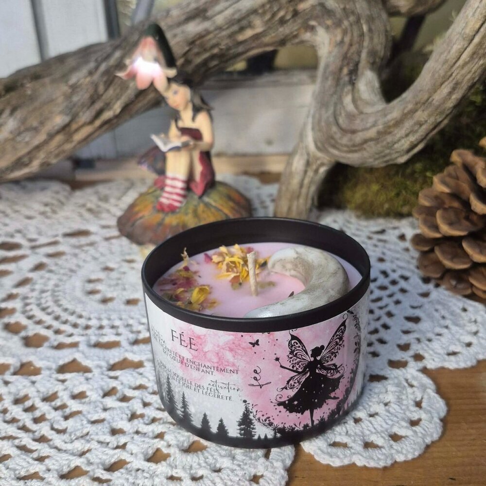 Fairy Gather Rings 🍄🧚 Scented Soy Candle - Picture 3 of 13